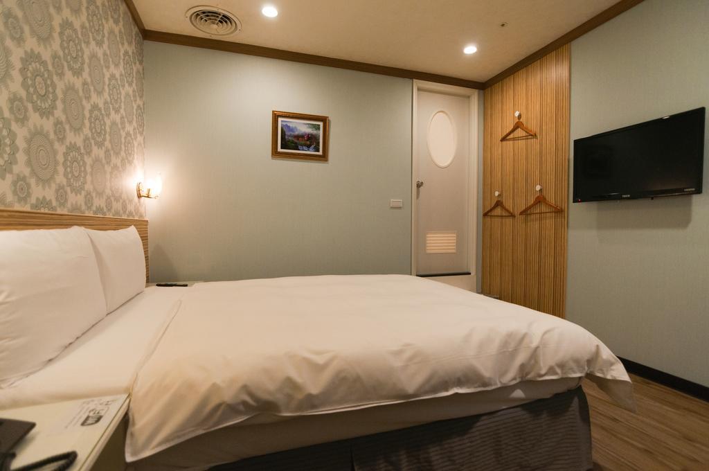 טאיפיי 泊居旅店 Oursinn Hotel מראה חיצוני תמונה