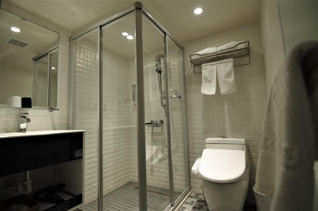 טאיפיי 泊居旅店 Oursinn Hotel מראה חיצוני תמונה