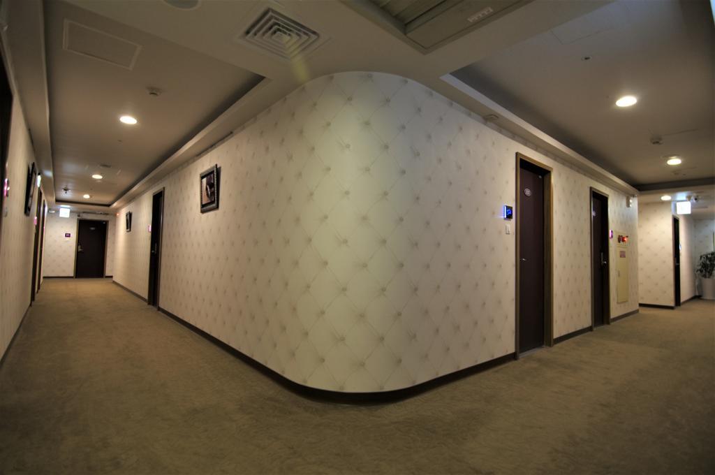 טאיפיי 泊居旅店 Oursinn Hotel מראה חיצוני תמונה
