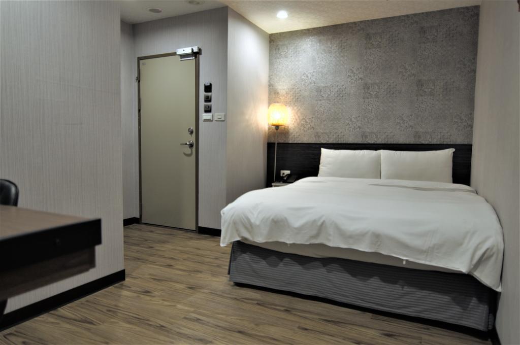 טאיפיי 泊居旅店 Oursinn Hotel מראה חיצוני תמונה