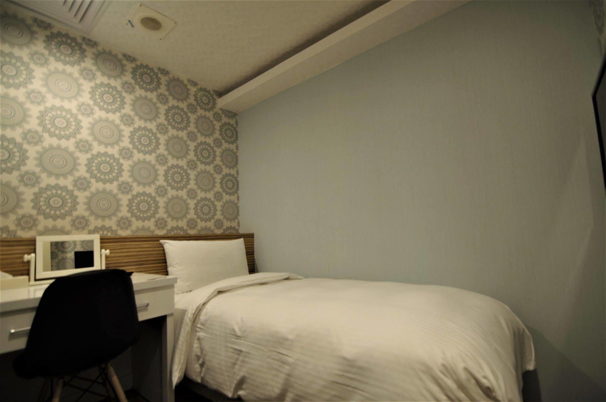 טאיפיי 泊居旅店 Oursinn Hotel מראה חיצוני תמונה