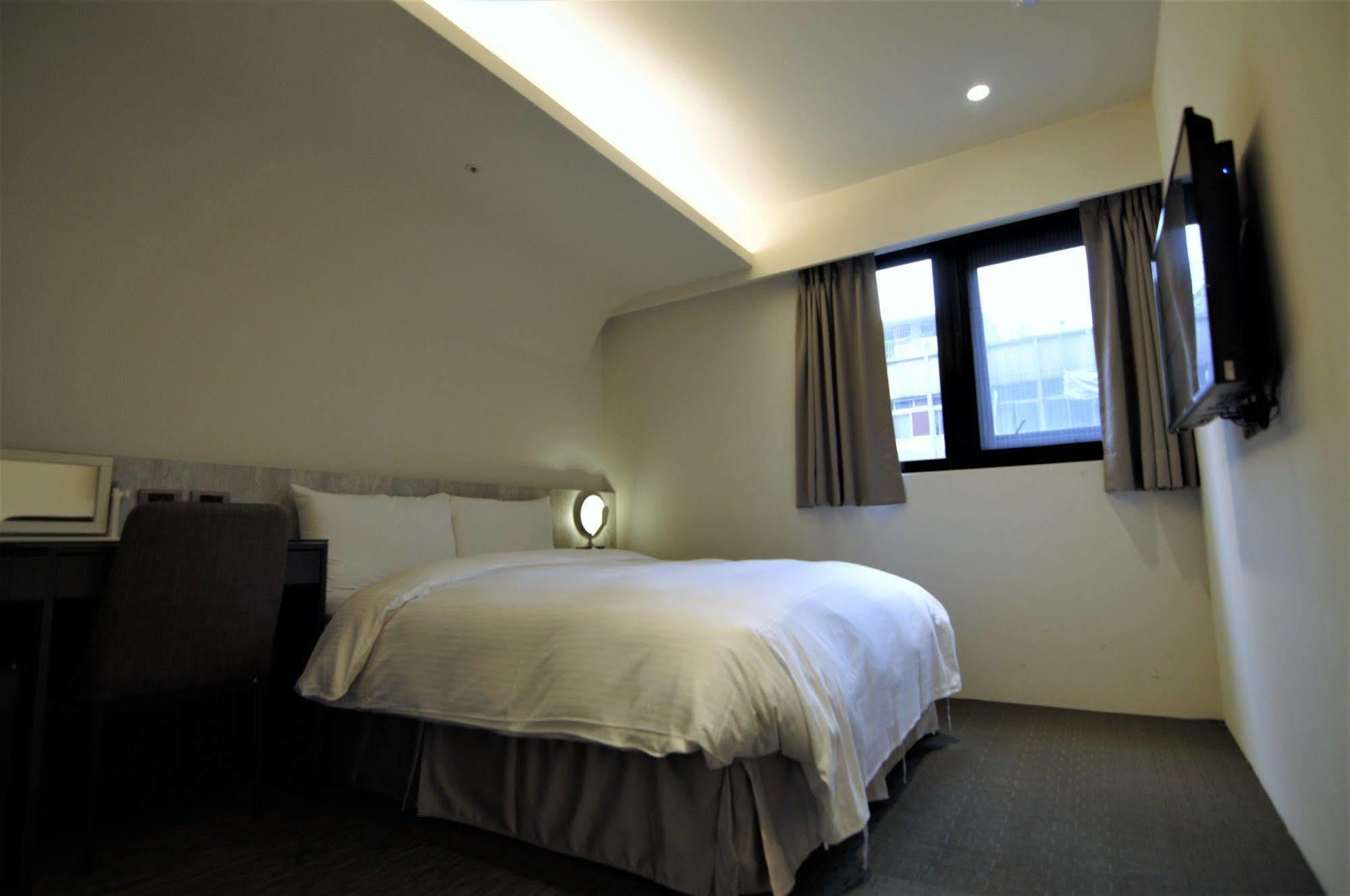 טאיפיי 泊居旅店 Oursinn Hotel מראה חיצוני תמונה