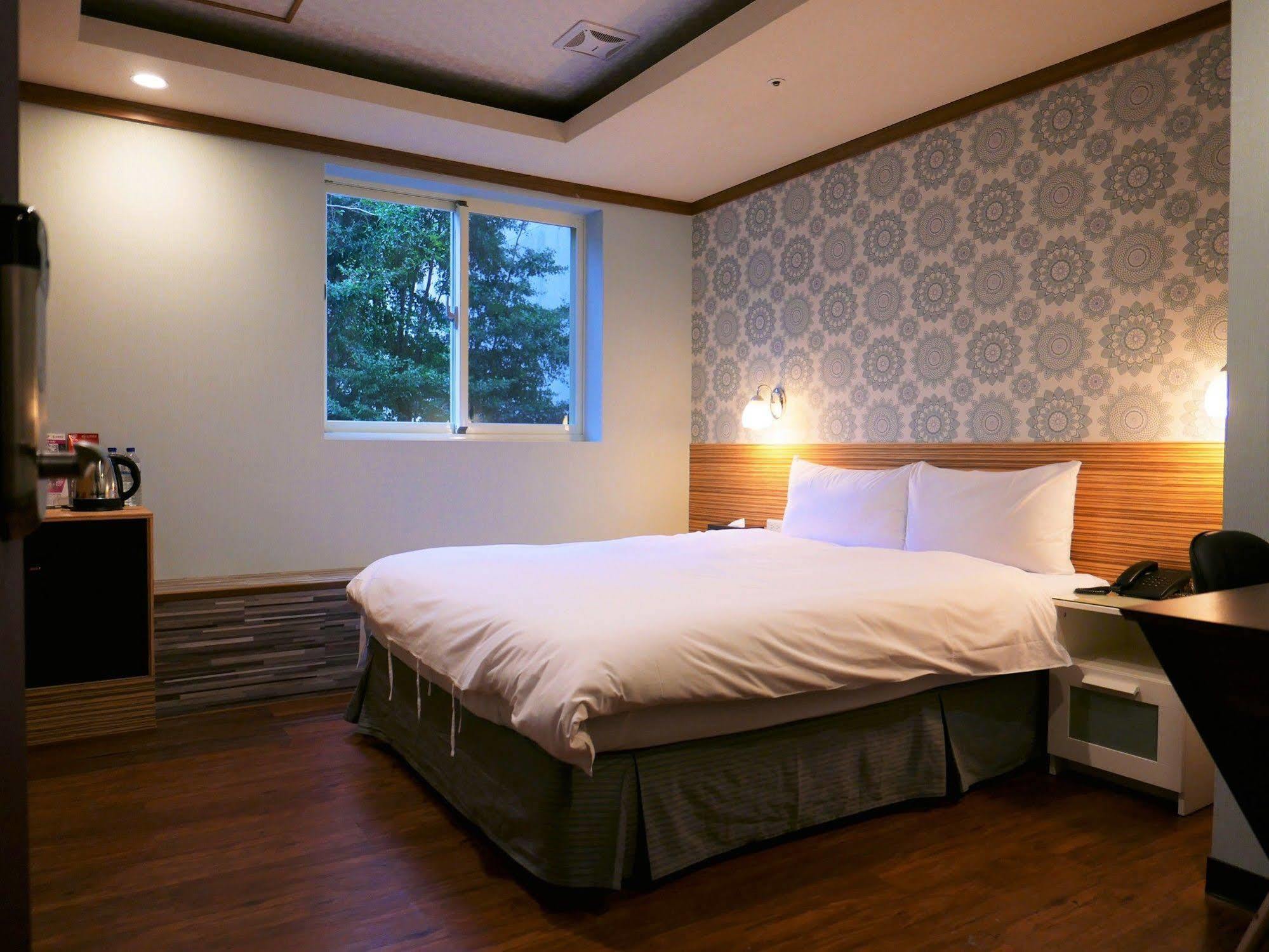 טאיפיי 泊居旅店 Oursinn Hotel מראה חיצוני תמונה